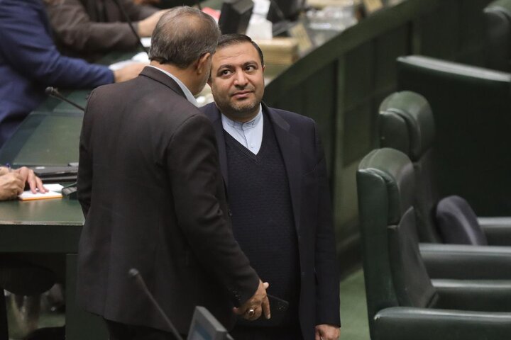 نشست علنی 11 دی