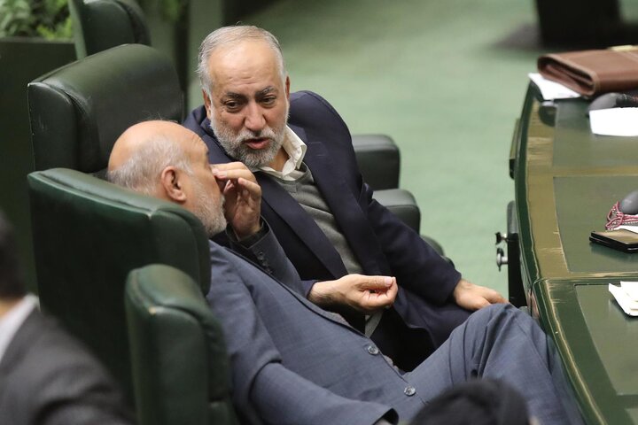 نشست علنی 11 دی