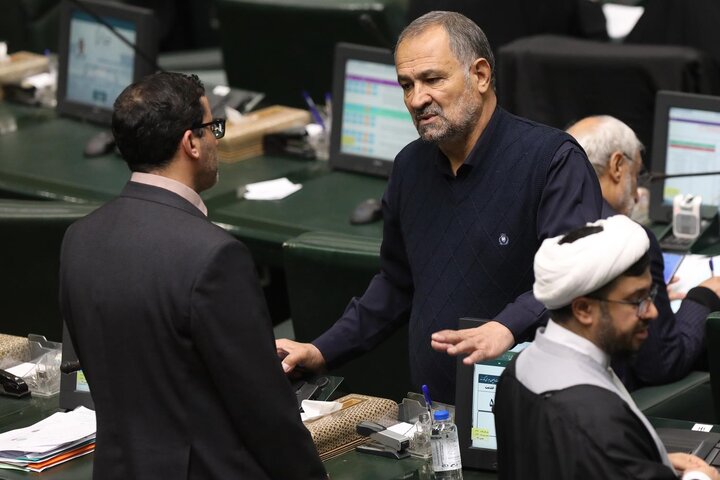 نشست علنی 11 دی