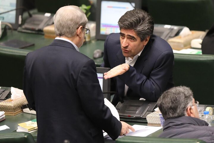 نشست علنی 11 دی