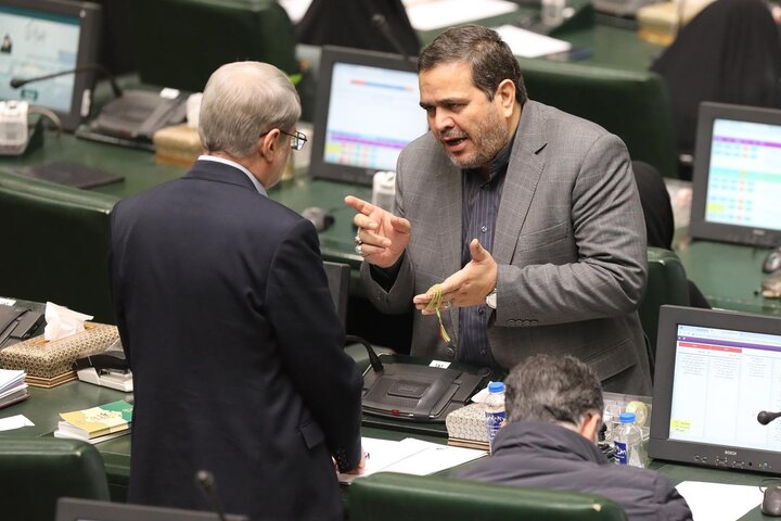 نشست علنی 11 دی