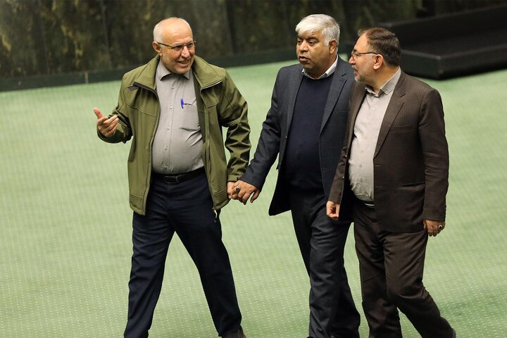 نشست علنی 11 دی