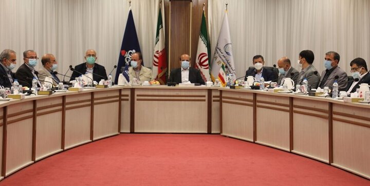 پیشنهاد بودجه‌ای دولت در زمینه درآمد حاصل از صادرات نفت و معیانات گازی تصویب شد