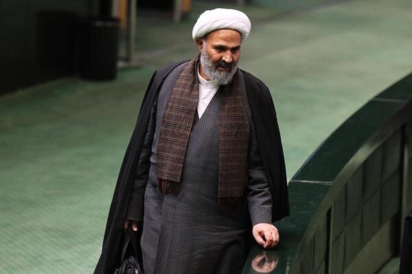 برخورد بازدارنده و مصادره اموال مفسدان اقتصادی ضرورت دارد