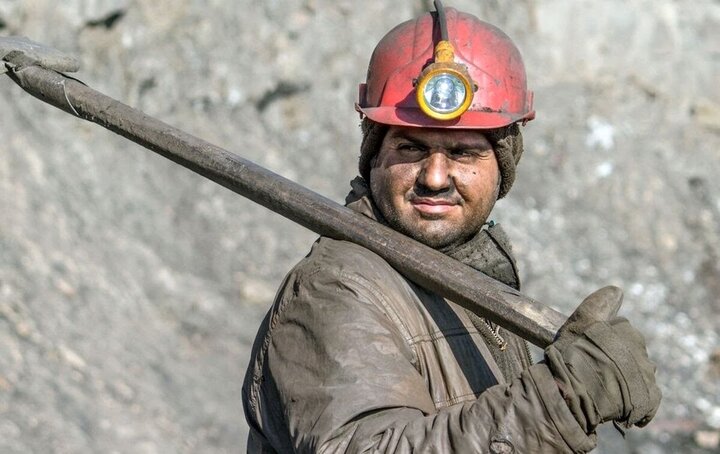 مقام معظم رهبری توجه به قشر کارگر را ضروری دانستند