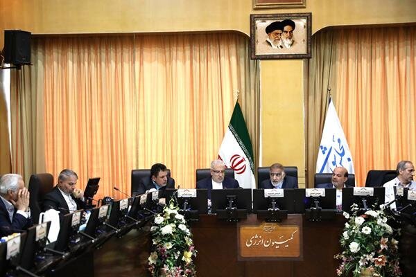 حضور وزیر نفت و معاونین ایشان در کمیسیون انرژی برای پاسخ به سوالات نمایندگان