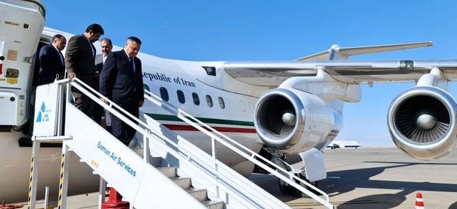 رئیس مجلس قانون‌گذاری ازبکستان و هیأت پارلمانی همراه وارد اصفهان شدند