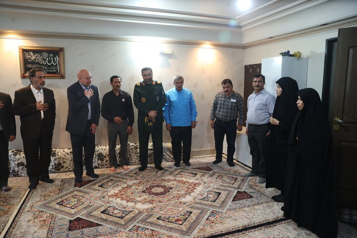 همدردی رئیس مجلس با خانواده شهید محمدمهدی احمدی