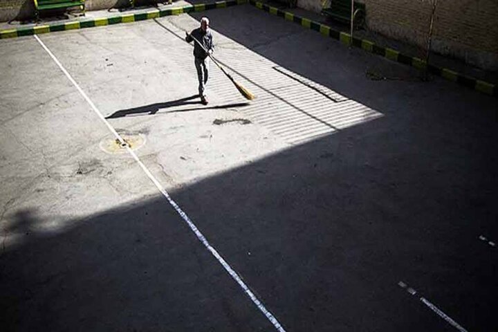 ظلمی آشکار در حق سرایداران مدارس/ مقایسه دریافتی نیروهای خدماتی سایر دستگاه‌ها با آموزش و پرورش