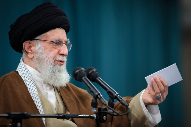 رهبر انقلاب: راویان پیشرفت خود بخشی از عناصر پیشرفت هستند/ تأکید بر شکوفایی امید در دل جوانان با روایتگری صحیح