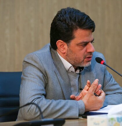 راه حل مشکلات اقتصادی در گروی سرمایه گذاری مردمی در تولید است