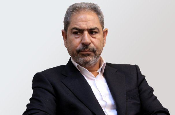 وزارت نیرو با بی‌مدیریتی منابع آب ریشه ی زاینده رود و کشاورزی اصفهان را خشکانده است