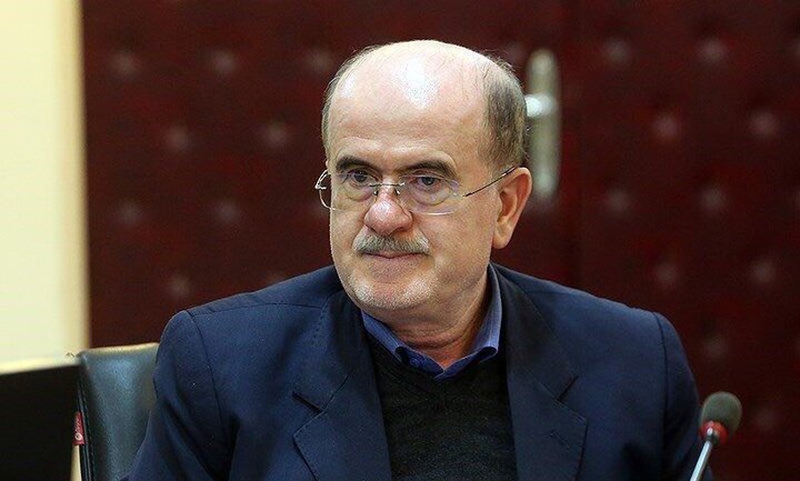  چند نفر در مجلس هستند که همیشه تمایل دارند خلاف جهت آب شنا کنند!