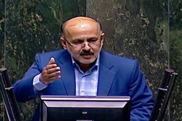 زارع: موانع حضور سرمایه گذاران داخلی و خارجی را بردارید