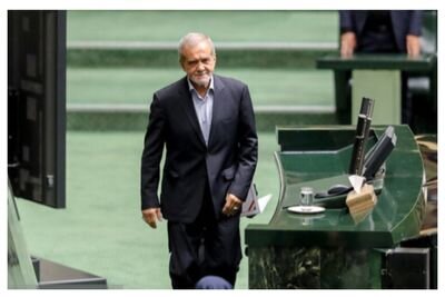 رئیس جمهور وارد صحن مجلس شد