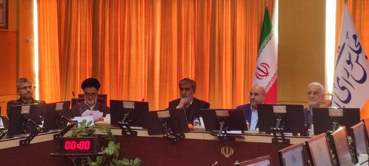 جلسه «رئیس مجلس با مؤمنی و مالواجرد» در مورد مسائل امنیتی و عمرانی استان‌ها