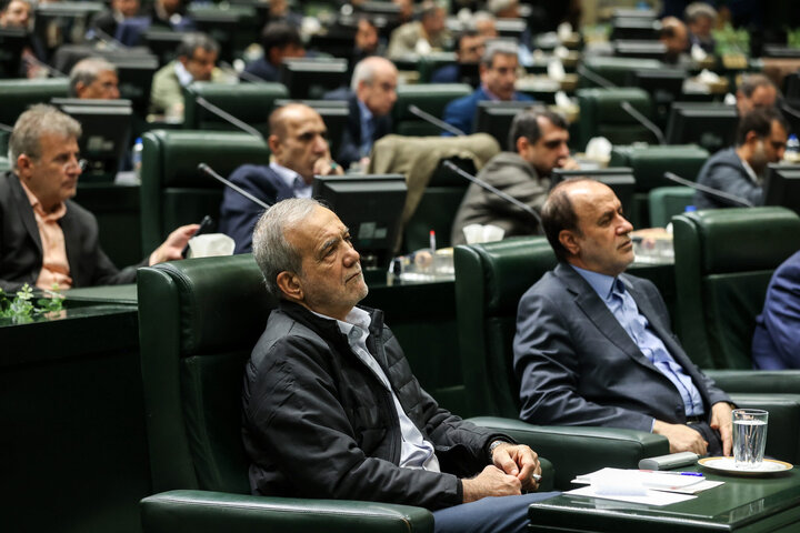 مدنی زاده به عنوان وزیر پیشنهادی اقتصاد از سوی دولت به مجلس معرفی شد
