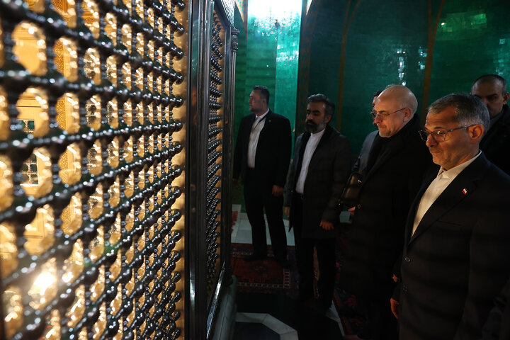 قالیباف حرم مطهر فاطمه‌صغری(س) خواهر امام رضا (ع) را زیارت کرد