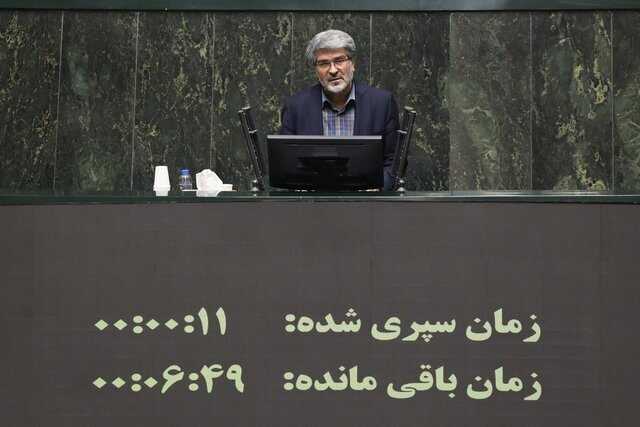 معیشت مردم اولویت نخست جامعه است