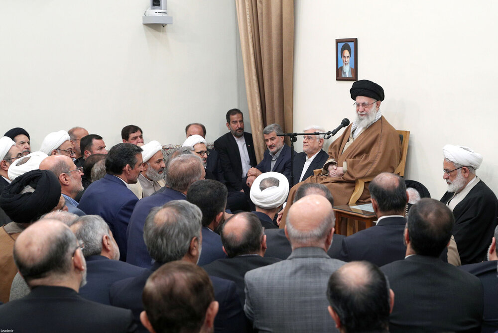 دیدار جمعی از مسئولان ارشد سه قوه با رهبر انقلاب