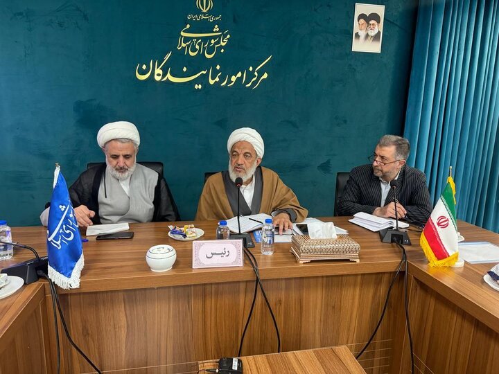 نشست نمایندگان با ائمه جمعه و جماعت فیروزکوه و دماوند