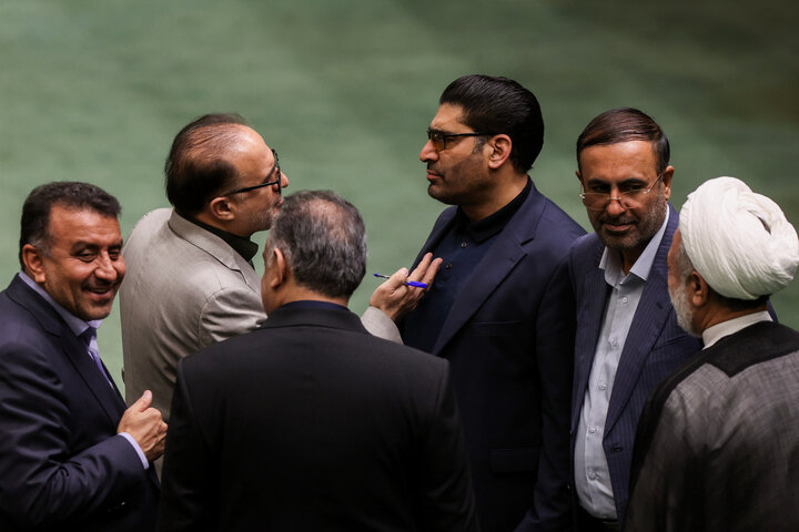 جلسه علنی یکشنبه 7 اردیبهشت مجلس شورای اسلامی