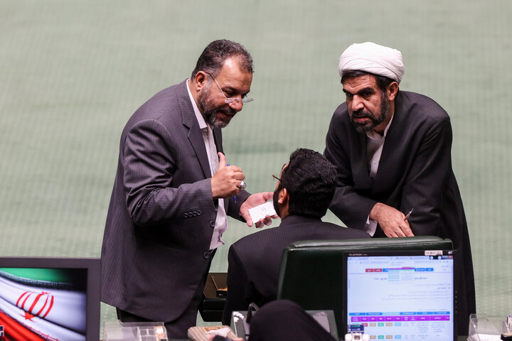 جلسه علنی یکشنبه 7 اردیبهشت مجلس شورای اسلامی