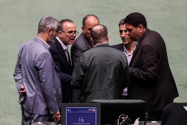 جلسه علنی یکشنبه 7 اردیبهشت مجلس شورای اسلامی