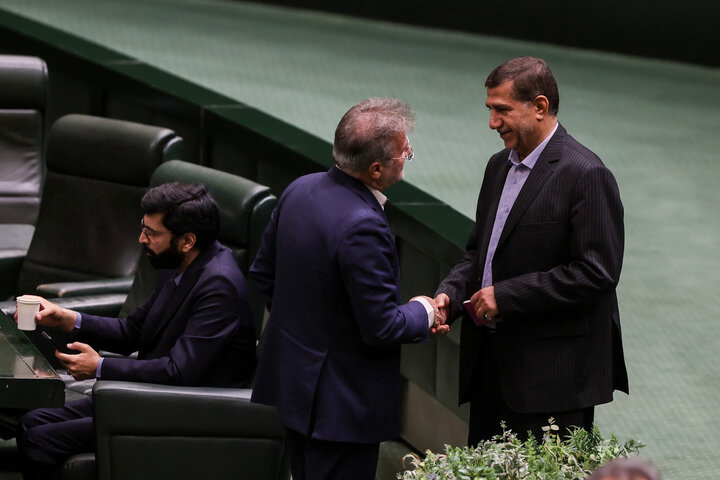 جلسه علنی یکشنبه 7 اردیبهشت مجلس شورای اسلامی