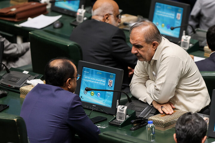 جلسه علنی یکشنبه 7 اردیبهشت مجلس شورای اسلامی