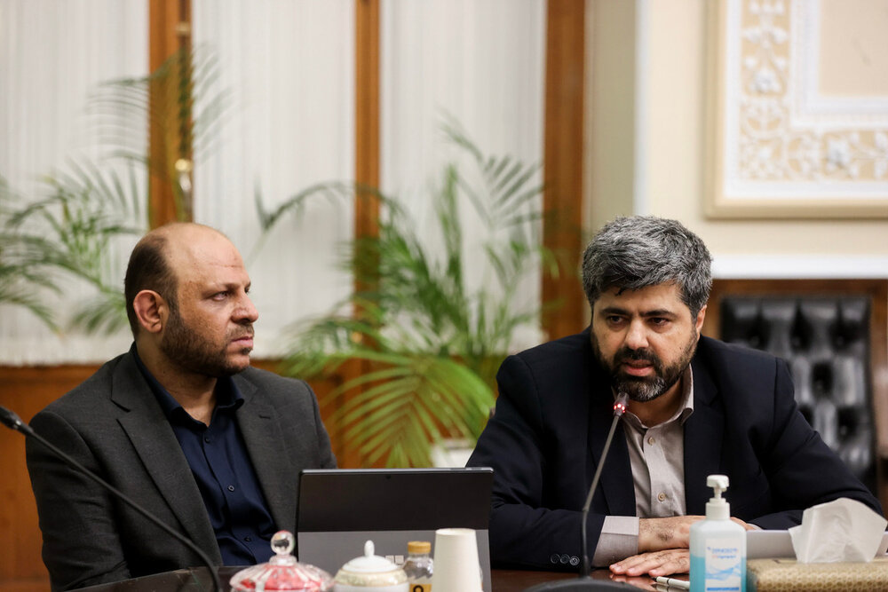 دیدار اعضای ستاد مرکزی بزرگداشت هفته کارگر با قالیباف