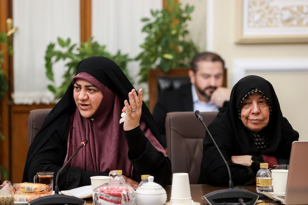 دیدار اعضای ستاد مرکزی بزرگداشت هفته کارگر با قالیباف