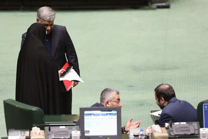 جلسه علنی 9 اردیبهشت