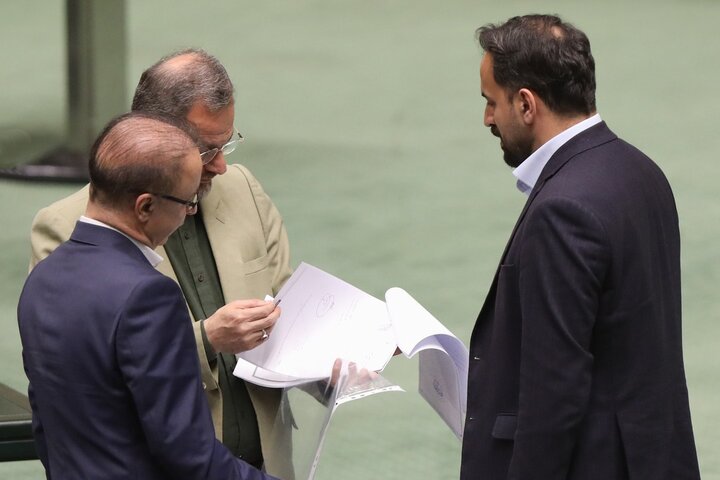 جلسه علنی 9 اردیبهشت