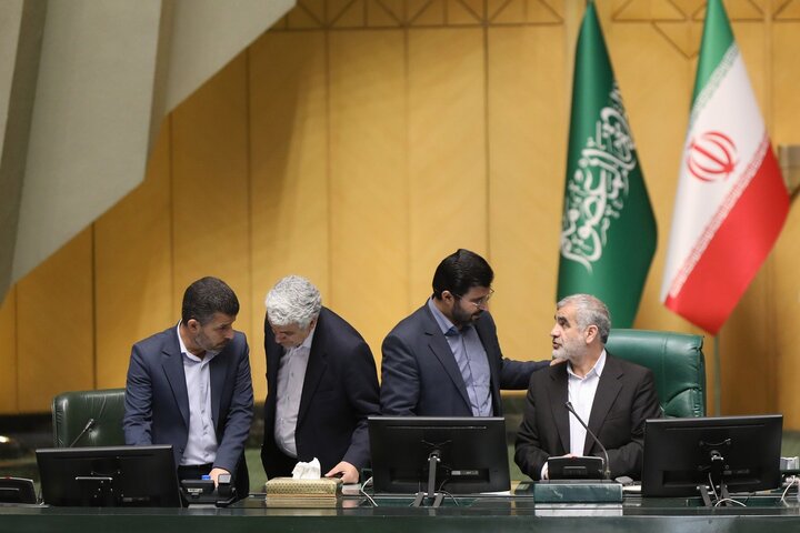 جلسه علنی 9 اردیبهشت