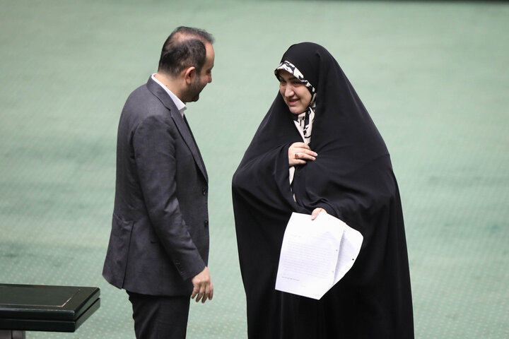 جلسه علنی 9 اردیبهشت