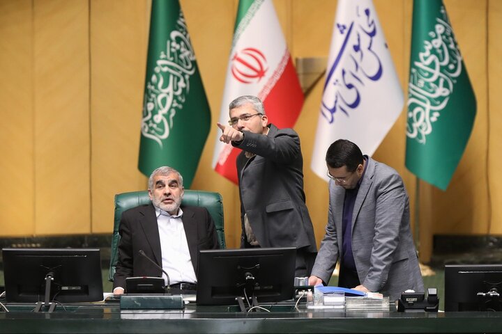 جلسه علنی 9 اردیبهشت