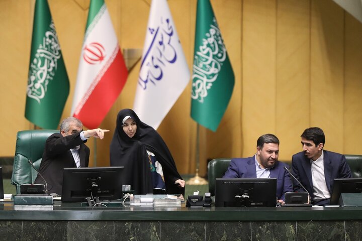 جلسه علنی 9 اردیبهشت