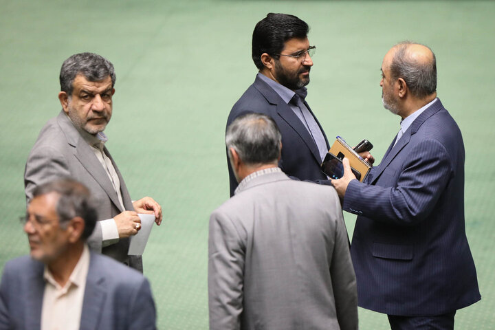 جلسه علنی 9 اردیبهشت