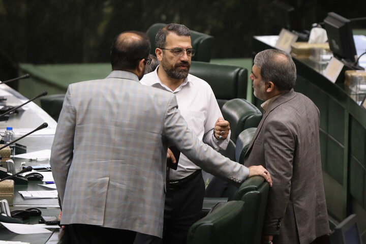 جلسه علنی 9 اردیبهشت