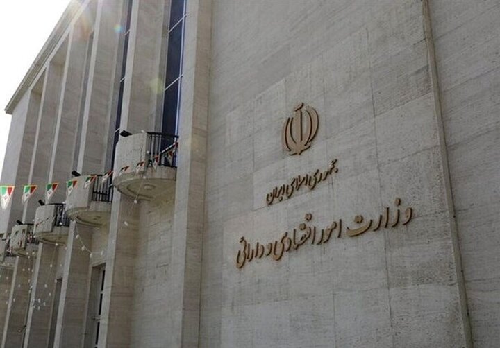 وزیر اقتصاد بر مبنای مصلحت انتخاب می‌شود، نه شایستگی!