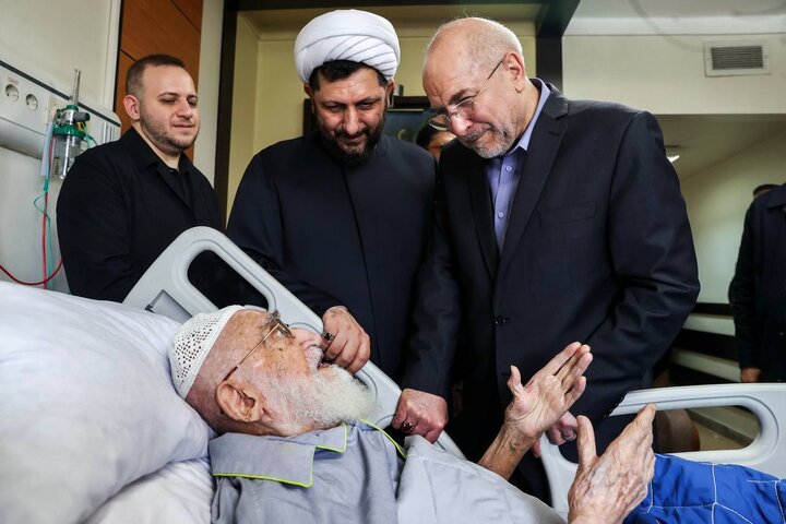 عیادت قالیباف از آیت‌الله نوری همدانی