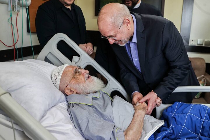 عیادت قالیباف از آیت‌الله نوری همدانی