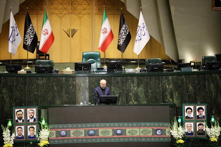 رئیسی، رئیس‌جمهوری خستگی‌ناپذیر و صادق بود؛ او و همراهانش شهدای خدمت‌اند