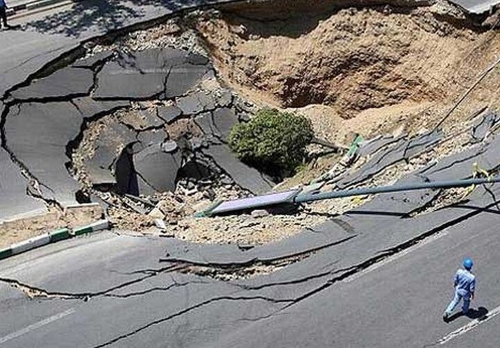 بحران فرونشست اصفهان نیازمند مدیریت منابع آب و انتقال صنایع است