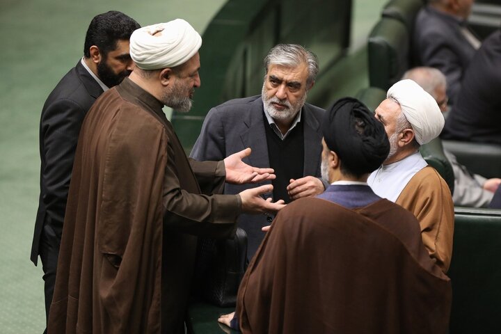 قرائت تکذیبیه قوه قضائیه نسبت به ادعای رسایی از تریبون مجلس 