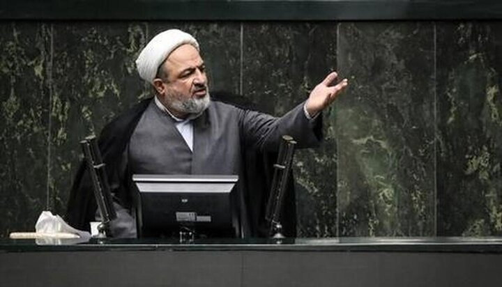 مردم منتظر پاسخ استیضاح ها از سوی مجلس هستند