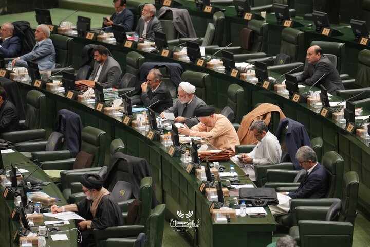 موافقت با حق برگزاری اجتماع و راهپیمایی برای همه اشخاص بدون سابقه کیفری