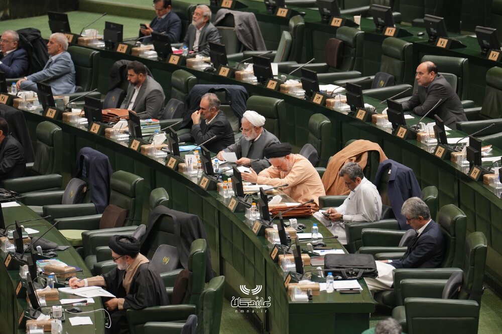 دستورکار کمیسیون‌های مجلس/ از بررسی تعرفه گاز تا تغییر ساعت رسمی و کاری کشور