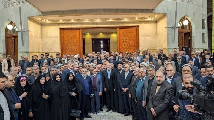 تجدید میثاق رئیس و نمایندگان مجلس با آرمان‌های امام(ره) و انقلاب 